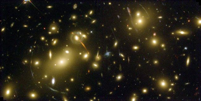 Abell 2218: A Galaxy Cluster Lens