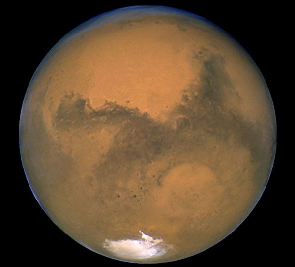 Big Mars from Hubble