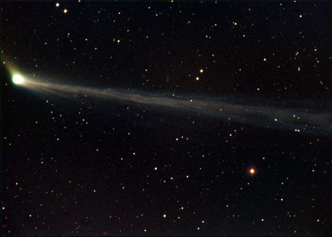 Comet C/2002 T7 (LINEAR)