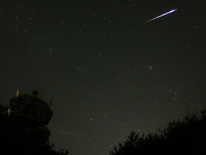 Perseid Fireball Over Japan
