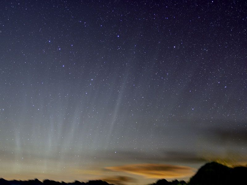 A Comet Tail Horizon