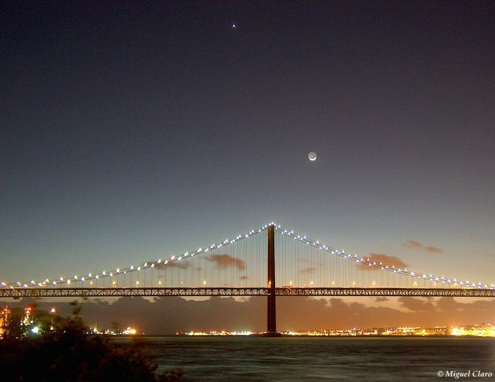 Lisbon Moonset