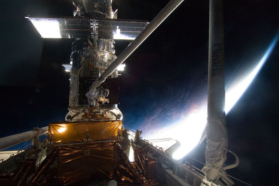 Above Earth, Fixing Hubble