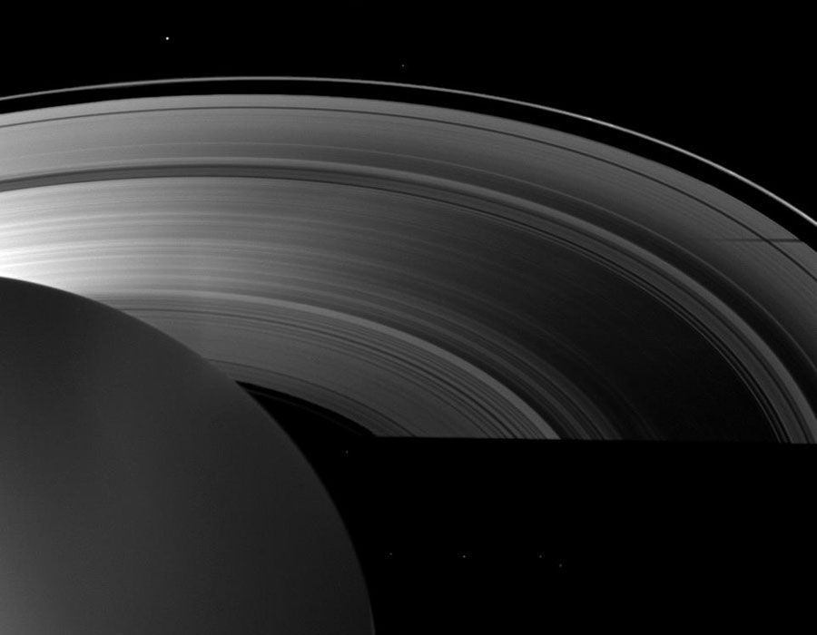 Shadows of Saturn at Equinox