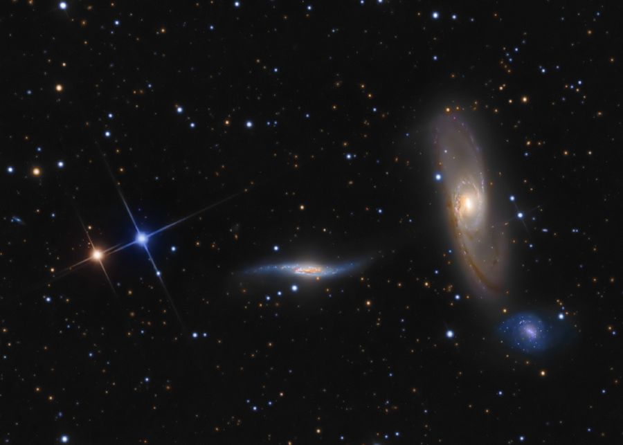 Arp 286: Trio in Virgo