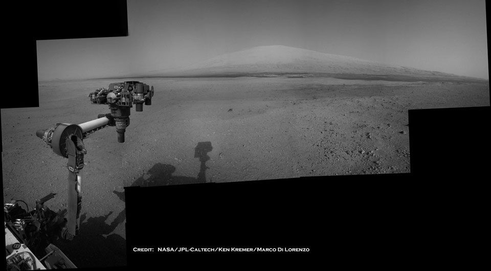 Curiosity on Mars: Mt. Sharp in View