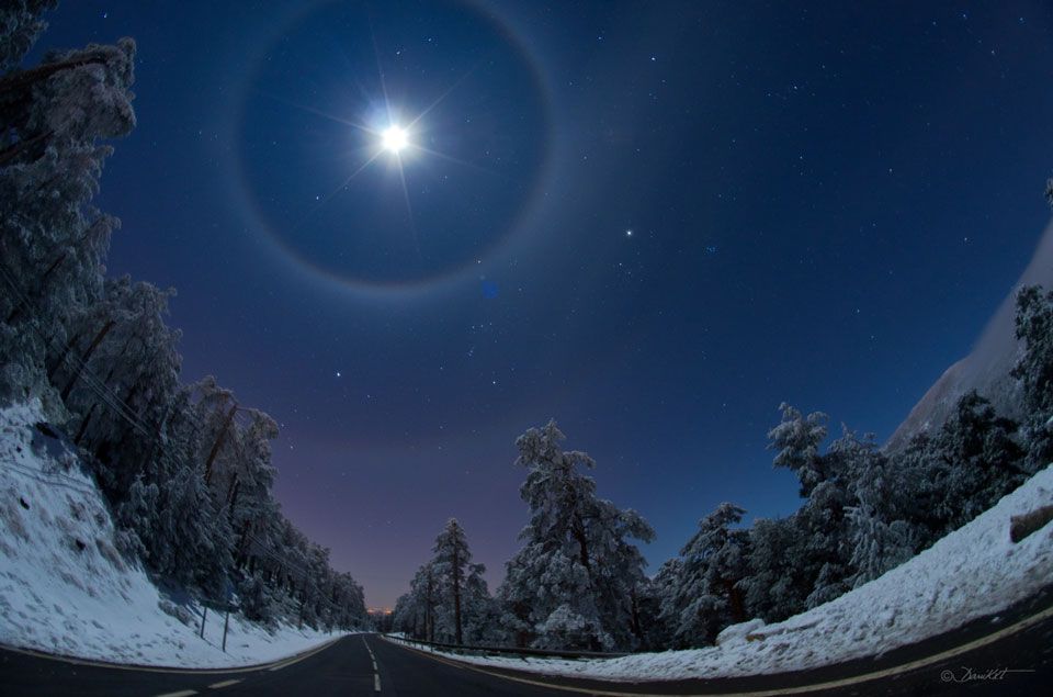 A Quadruple Lunar Halo Over Spain