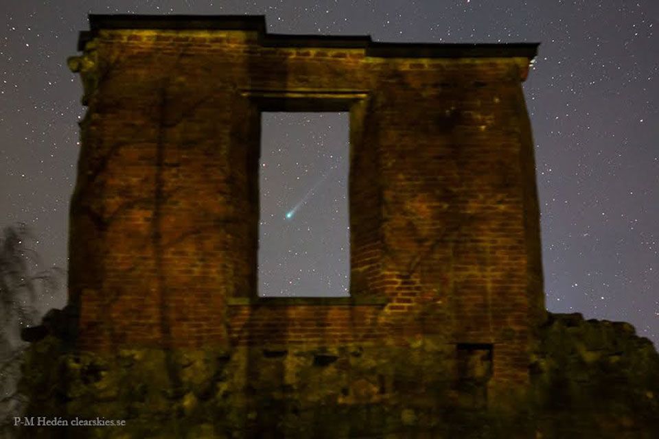 Comet Lovejoy through Mörby Castle Ruins