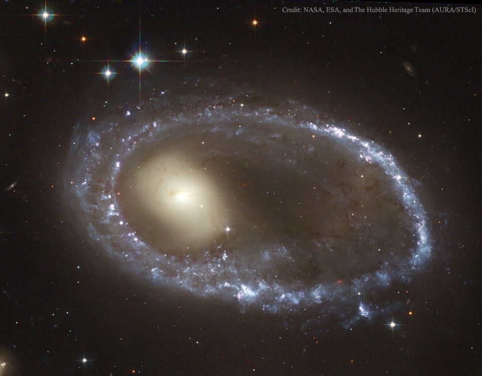 Ring Galaxy AM 0644-741 from Hubble