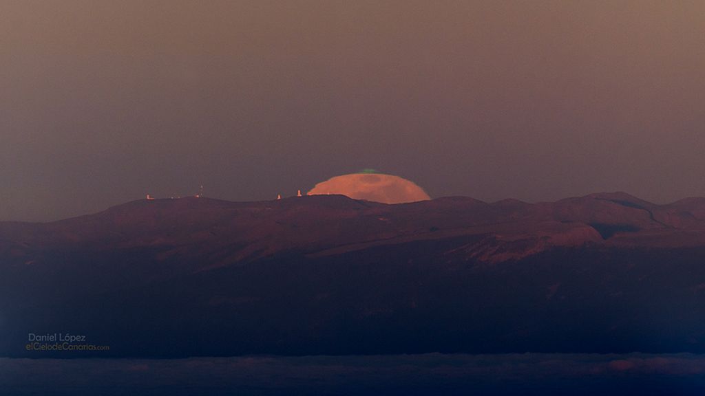 Green Flash at Moonrise