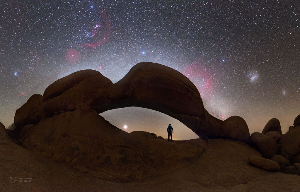 Seeking Venus under the Spitzkoppe Arch