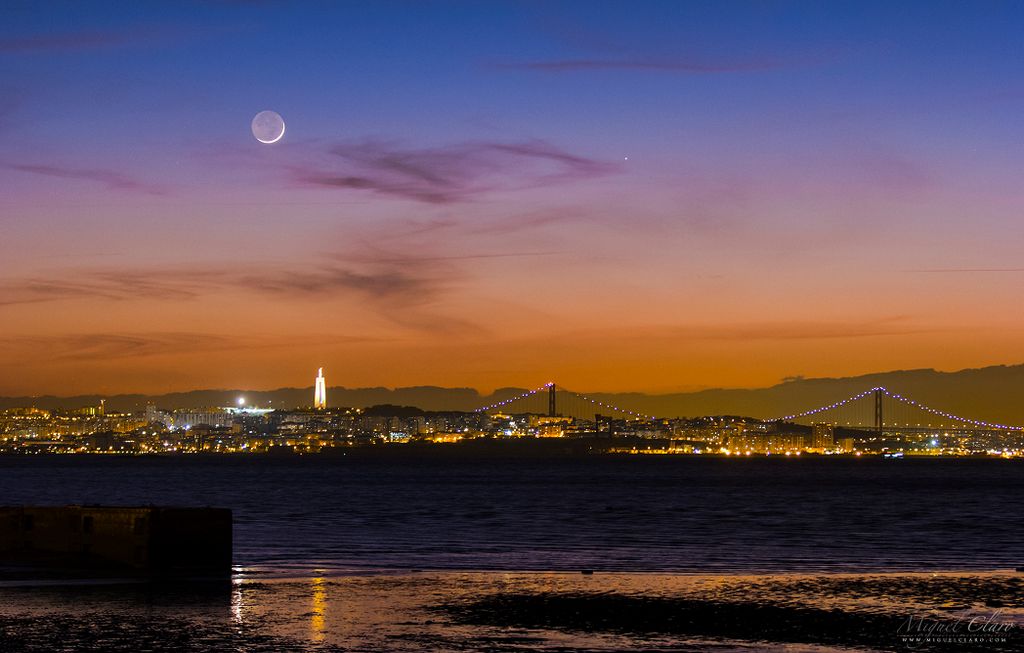 Mercure et croissant de Lune