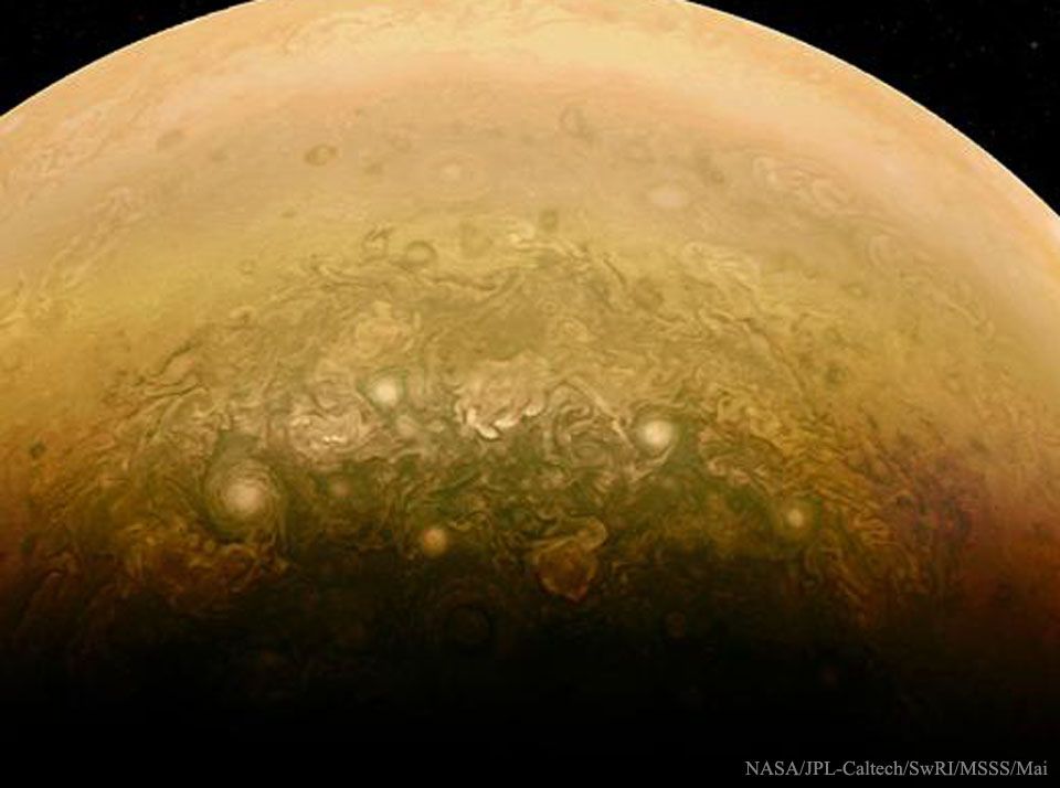 Nuages au Pole Sud de Jupiter par Juno