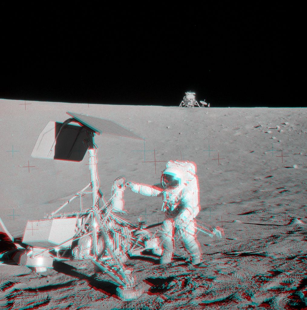 Apollo 12 and Surveyor 3 Stereo View