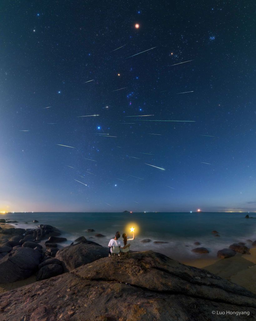 Leonid Meteors Through Orion