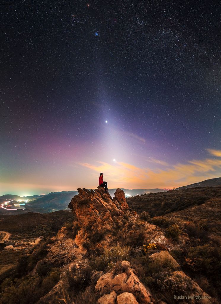 Zodiacal Ray with Venus and Jupiter