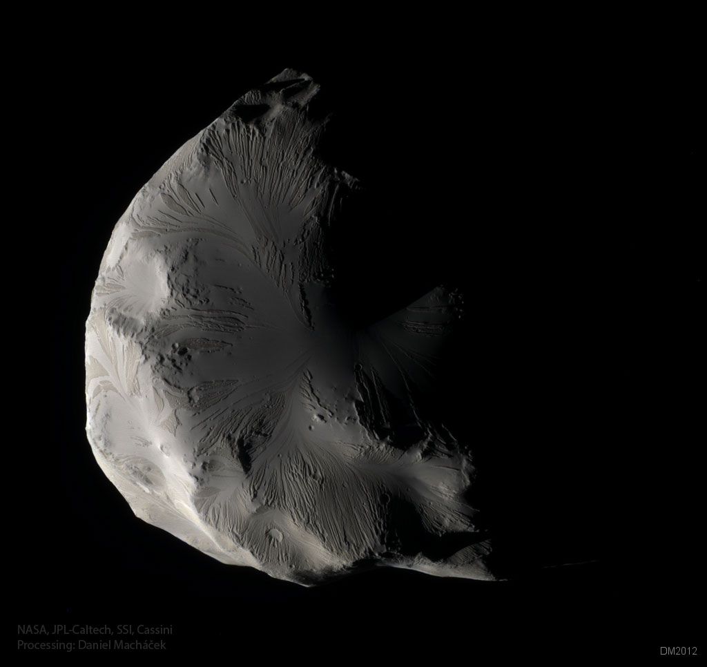 Saturn's Moon Helene in Color
