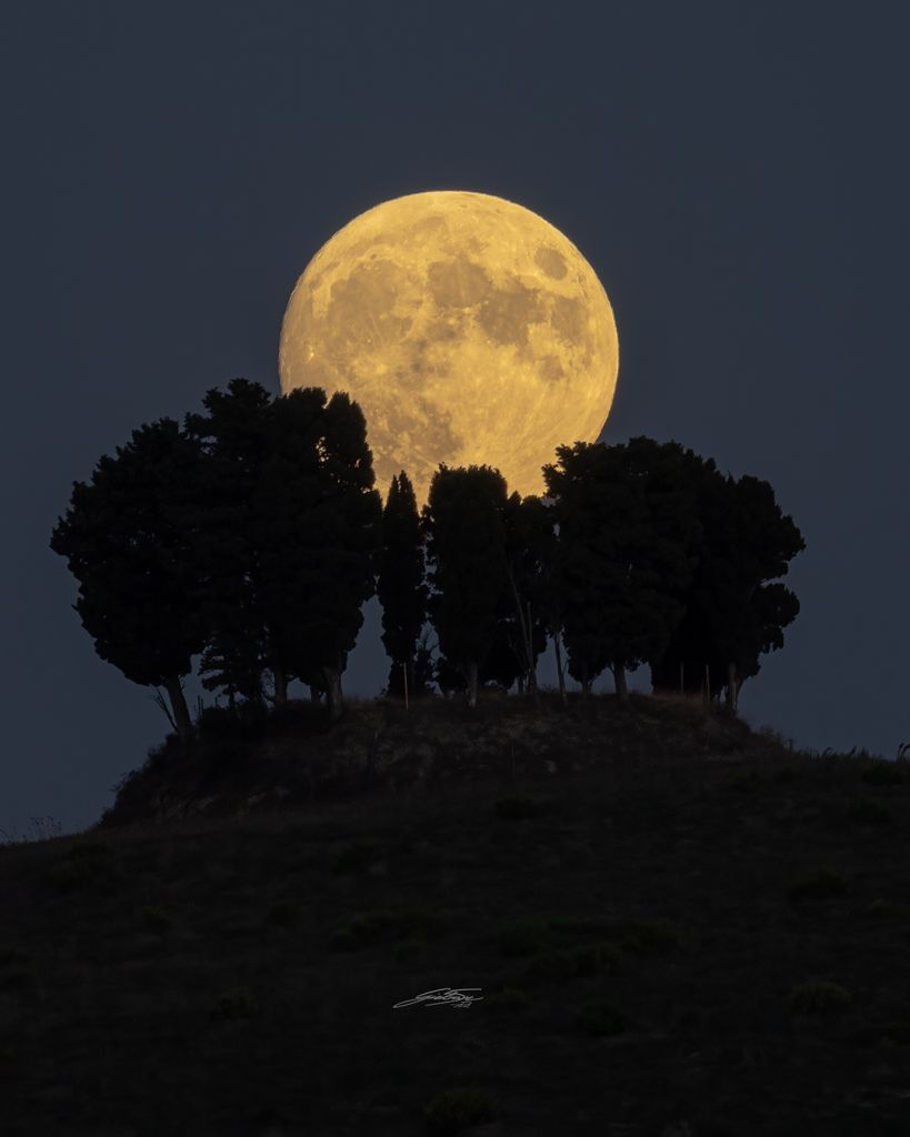 A Harvest Moon over Tuscany