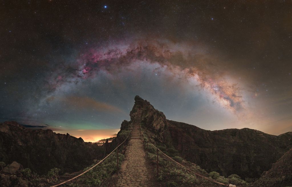 Stairway to the Milky Way
