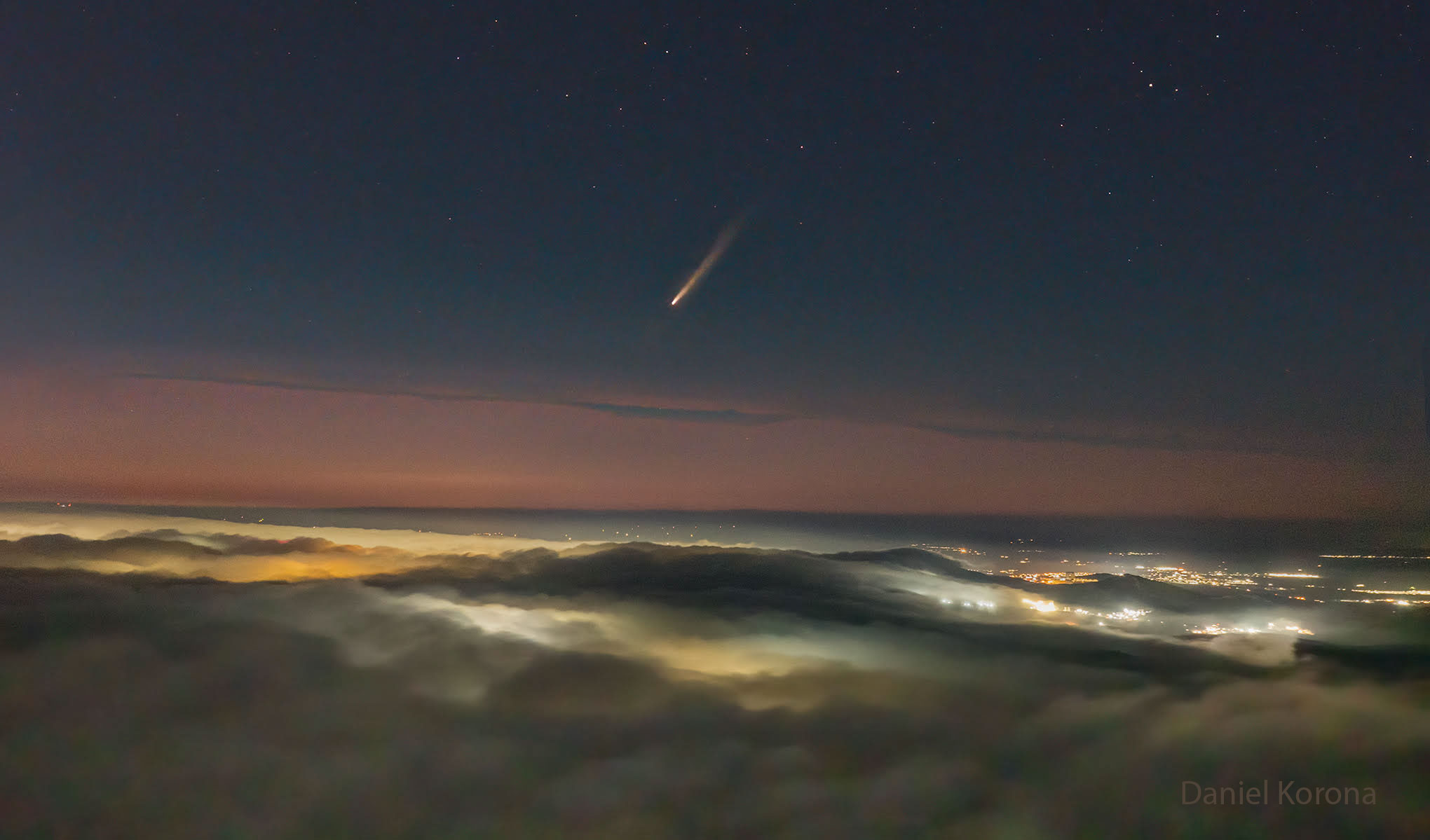 Comet Tsuchinshan-ATLAS over Mexico