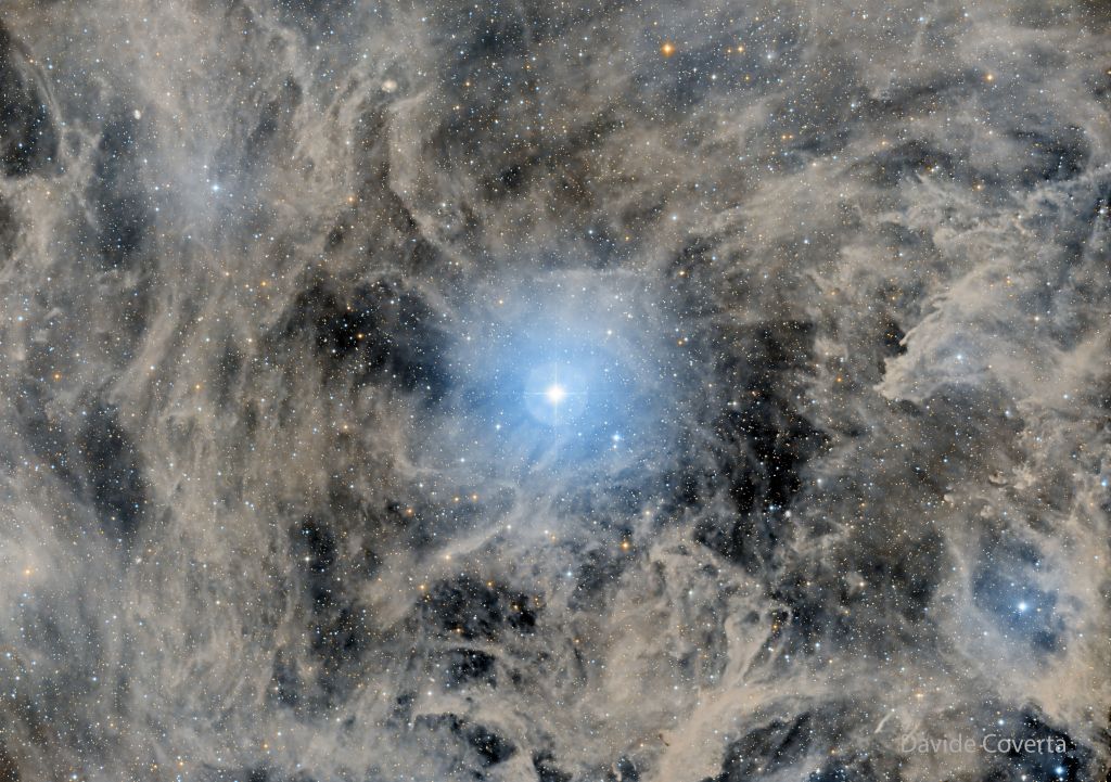 L'Étoile Polaire : Polaris et les poussières environnantes