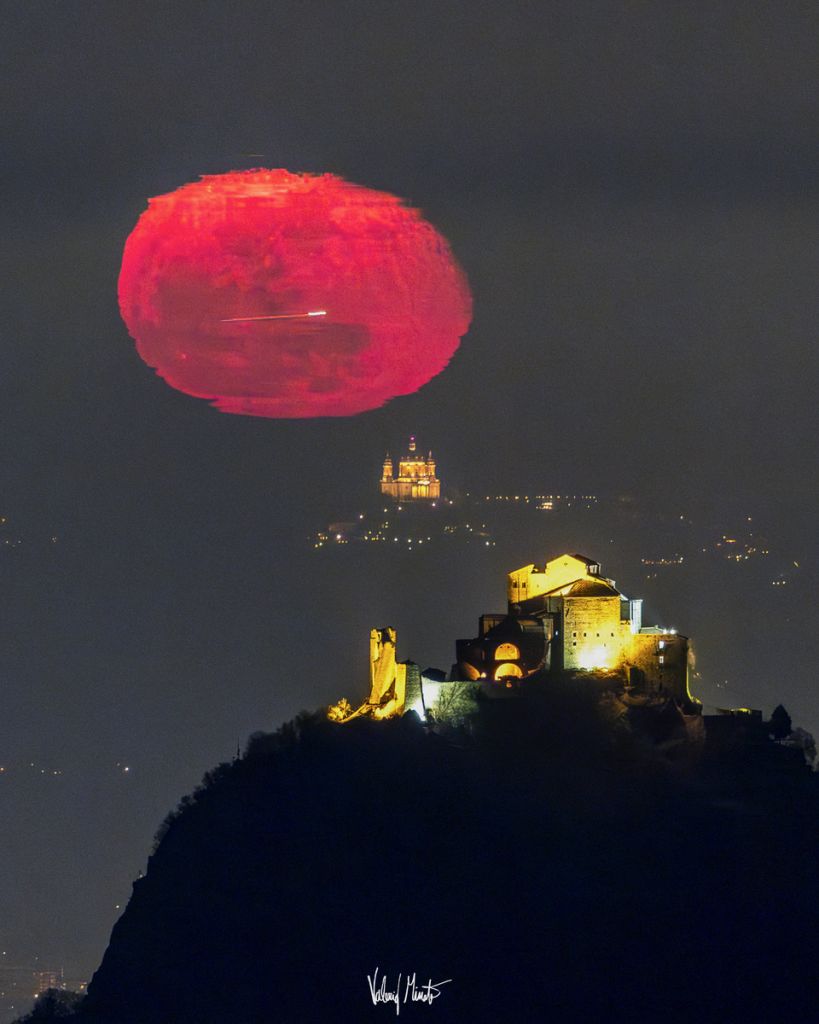 A Quadruple Alignment over Italy