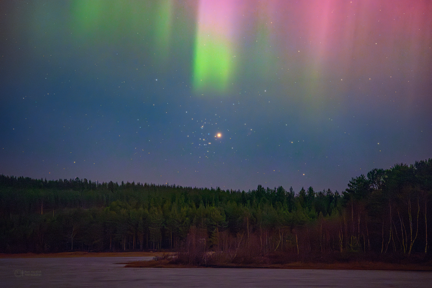 Mars and the Beehive Under an Aurora